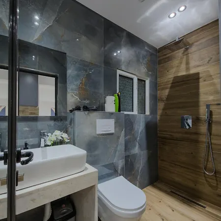 Golden Corner 2 - Sweet Escape Apartamento *