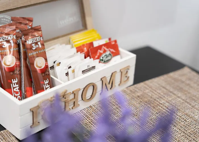 Golden Corner 2 - Sweet Escape * ティラナ